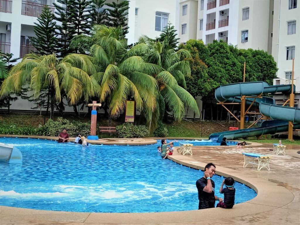 Melaka Top Largest Waterpark Resort - By Youbnb Homestay Melaka Extérieur photo