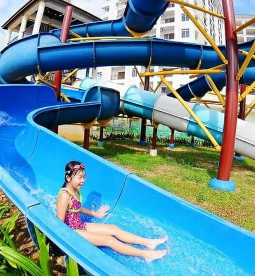 Melaka Top Largest Waterpark Resort - By Youbnb Homestay Melaka Extérieur photo
