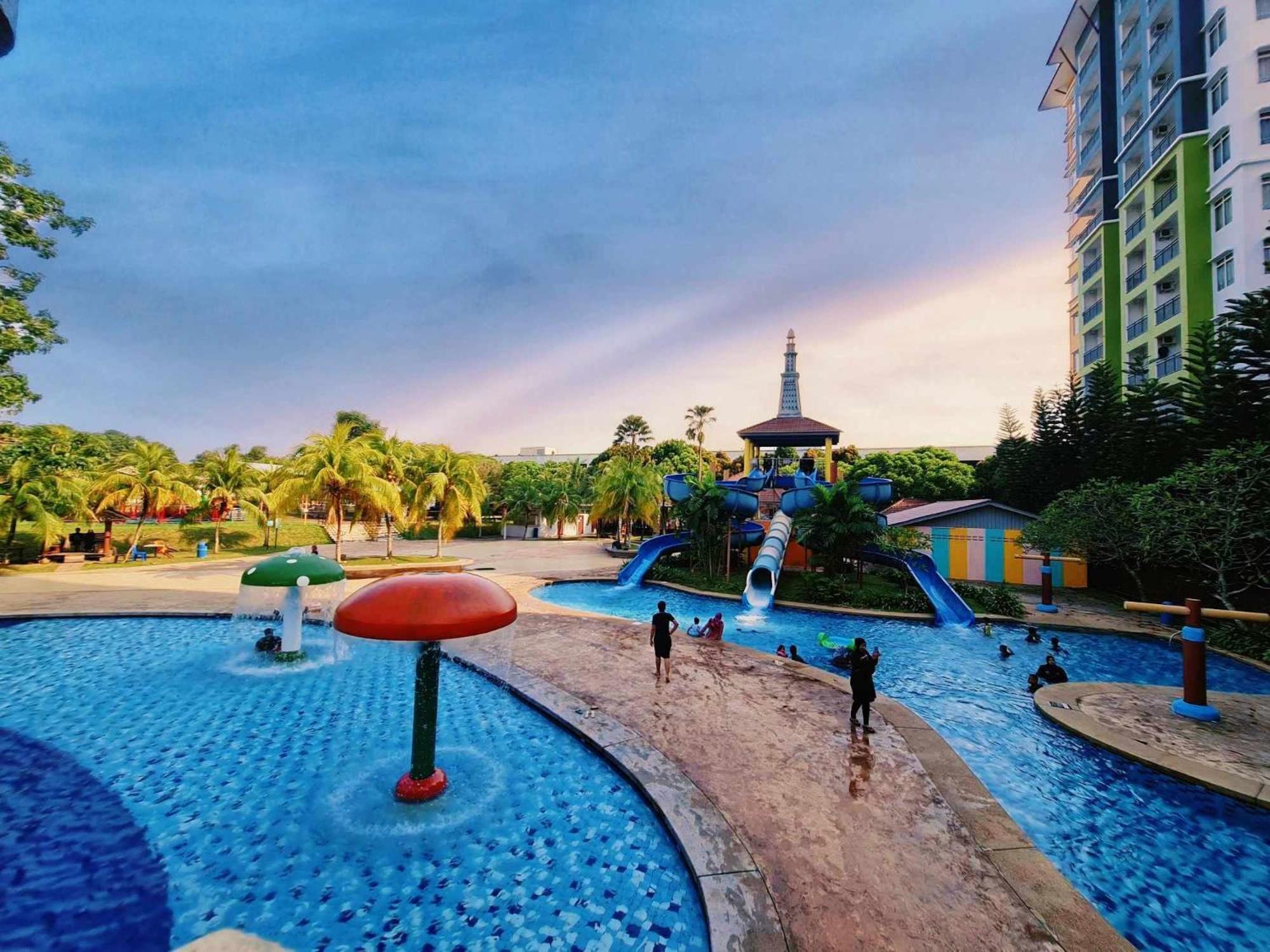 Melaka Top Largest Waterpark Resort - By Youbnb Homestay Melaka Extérieur photo